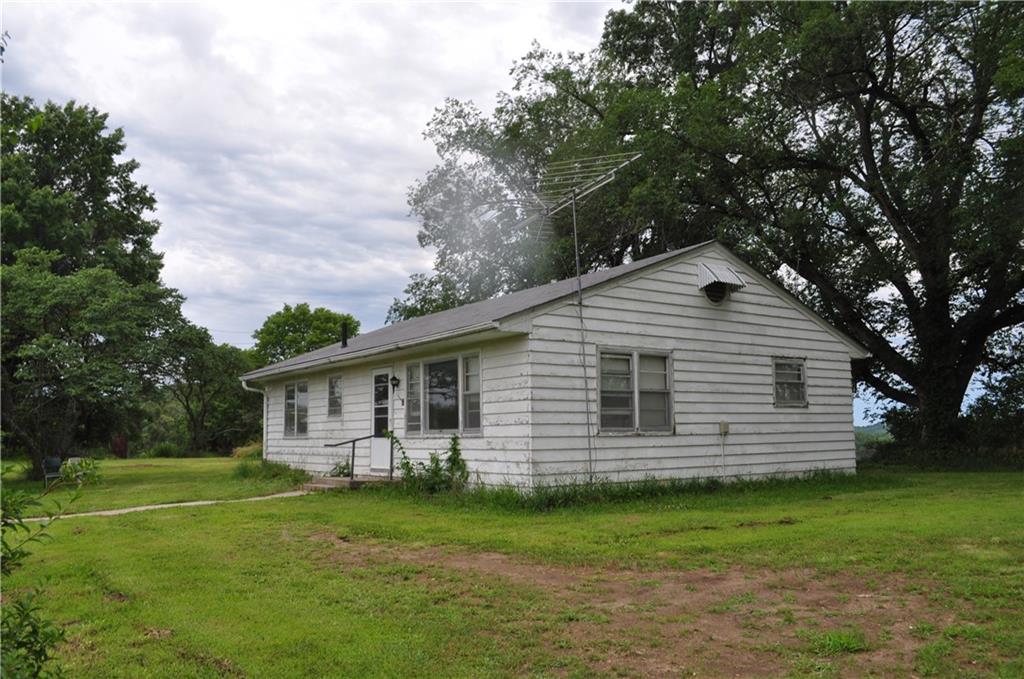 33135 Iatan Road Property Photo 2