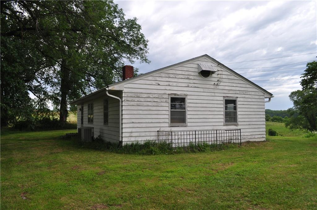 33135 Iatan Road Property Photo 3