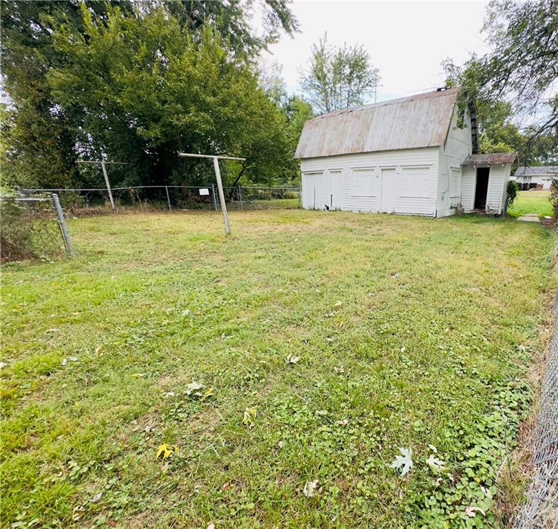 409 W Miller Street Property Photo 38