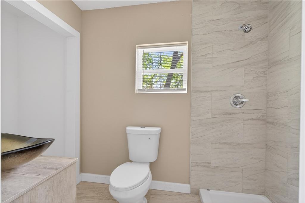 6821 Monroe Avenue Property Photo 16