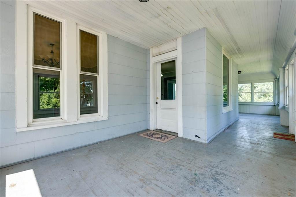 406 E 4th Street Property Photo 4