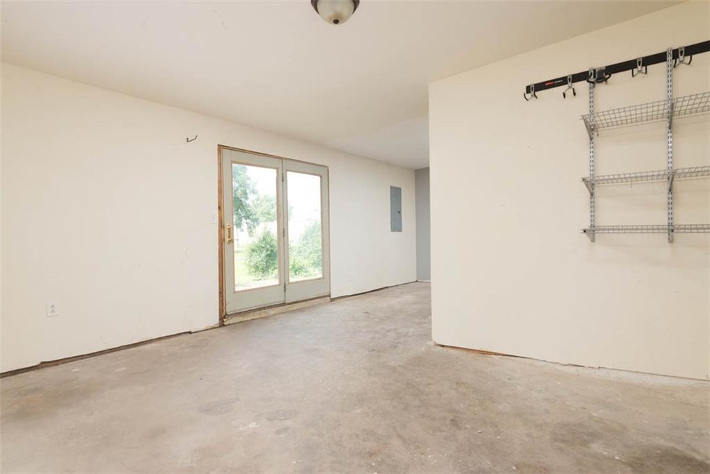 406 E 4th Street Property Photo 14
