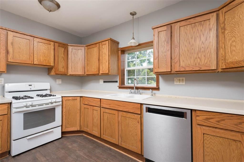 406 E 4th Street Property Photo 16