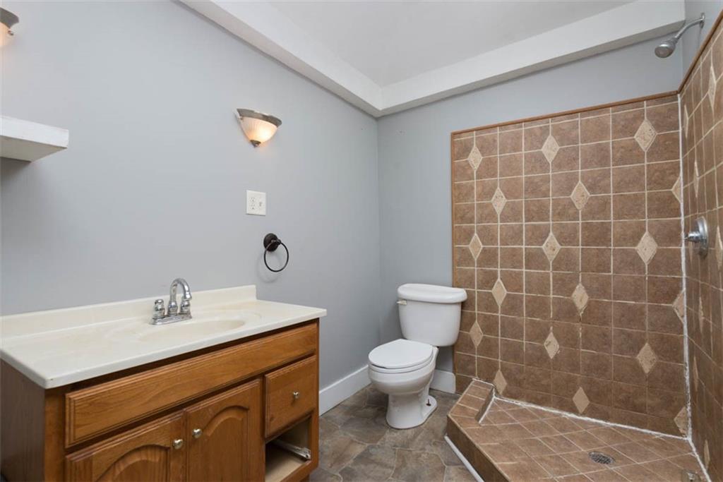 406 E 4th Street Property Photo 19
