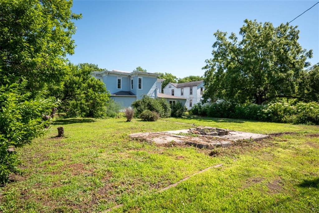 406 E 4th Street Property Photo 40