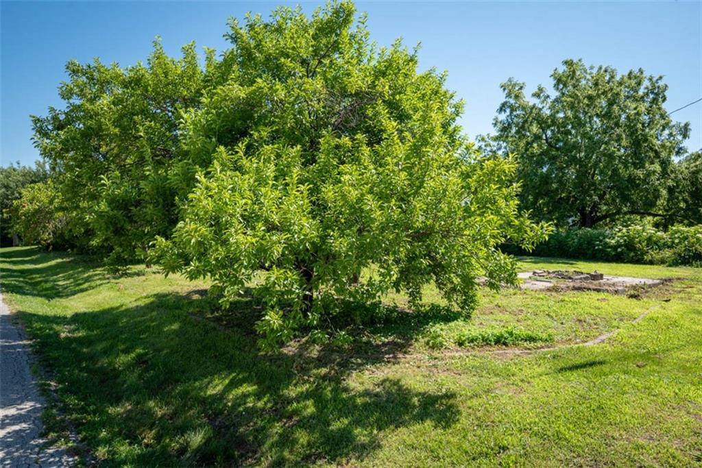 406 E 4th Street Property Photo 41