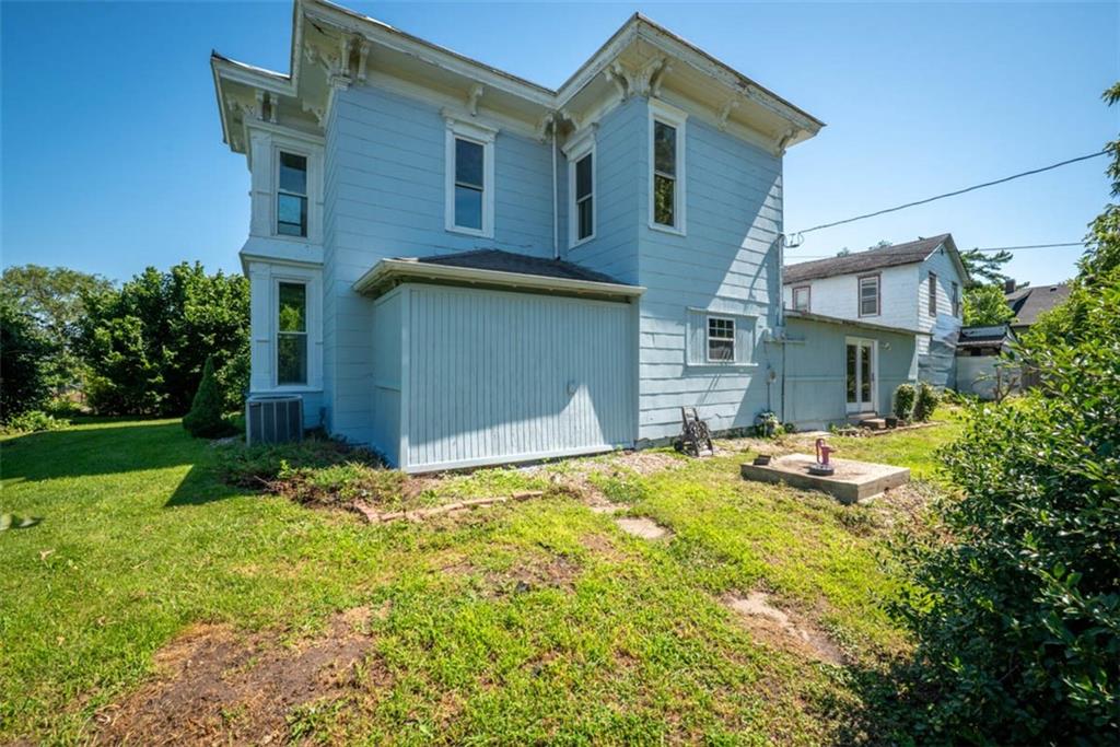 406 E 4th Street Property Photo 45