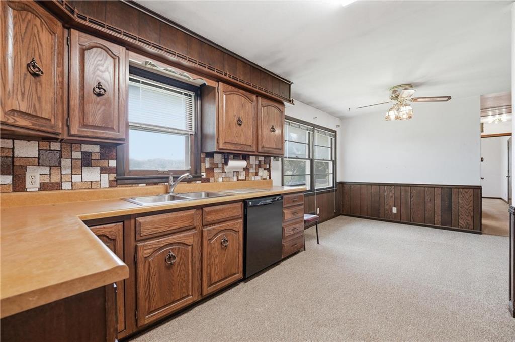 483 Ne Meadowbrook Road Property Photo 11