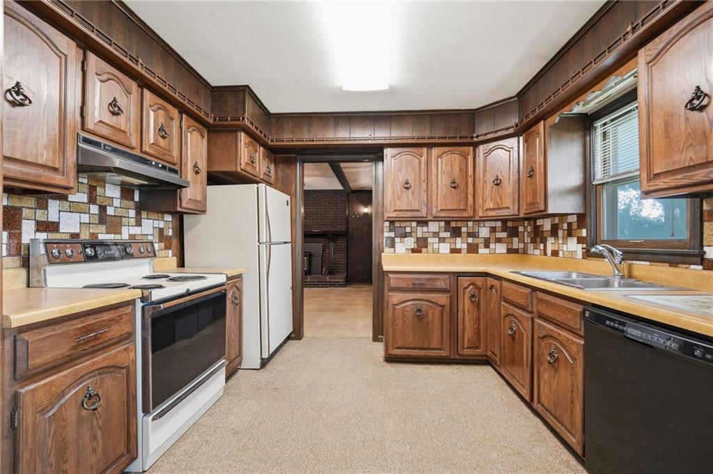 483 Ne Meadowbrook Road Property Photo 14