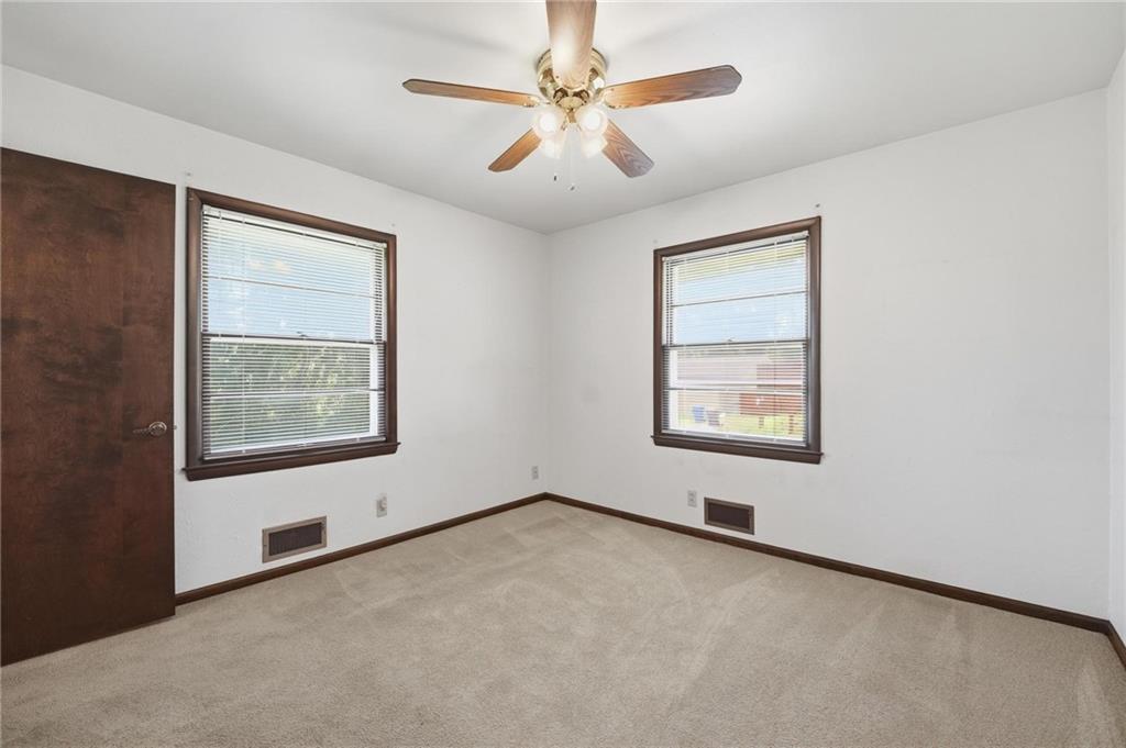 483 Ne Meadowbrook Road Property Photo 24