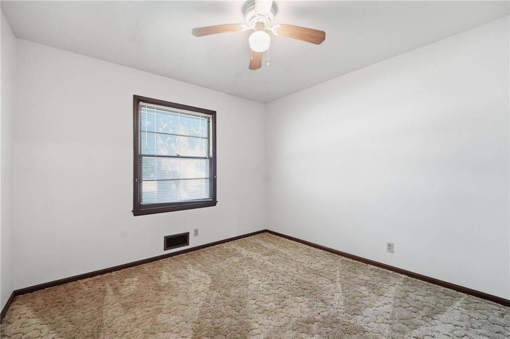 483 Ne Meadowbrook Road Property Photo 29