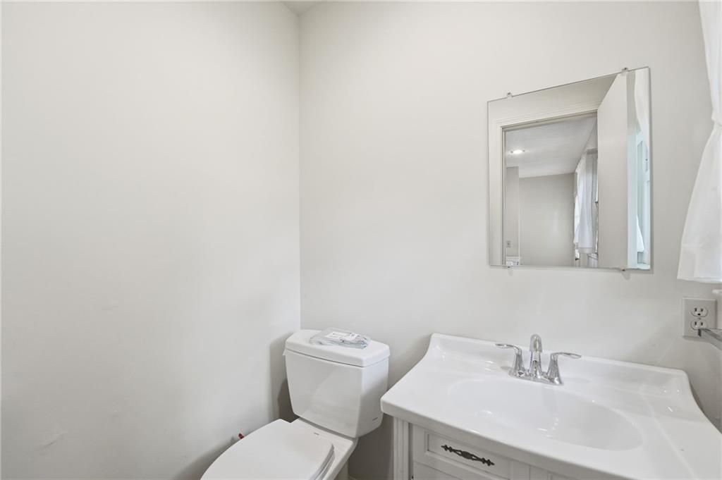 71 E 106th Terrace Property Photo 23