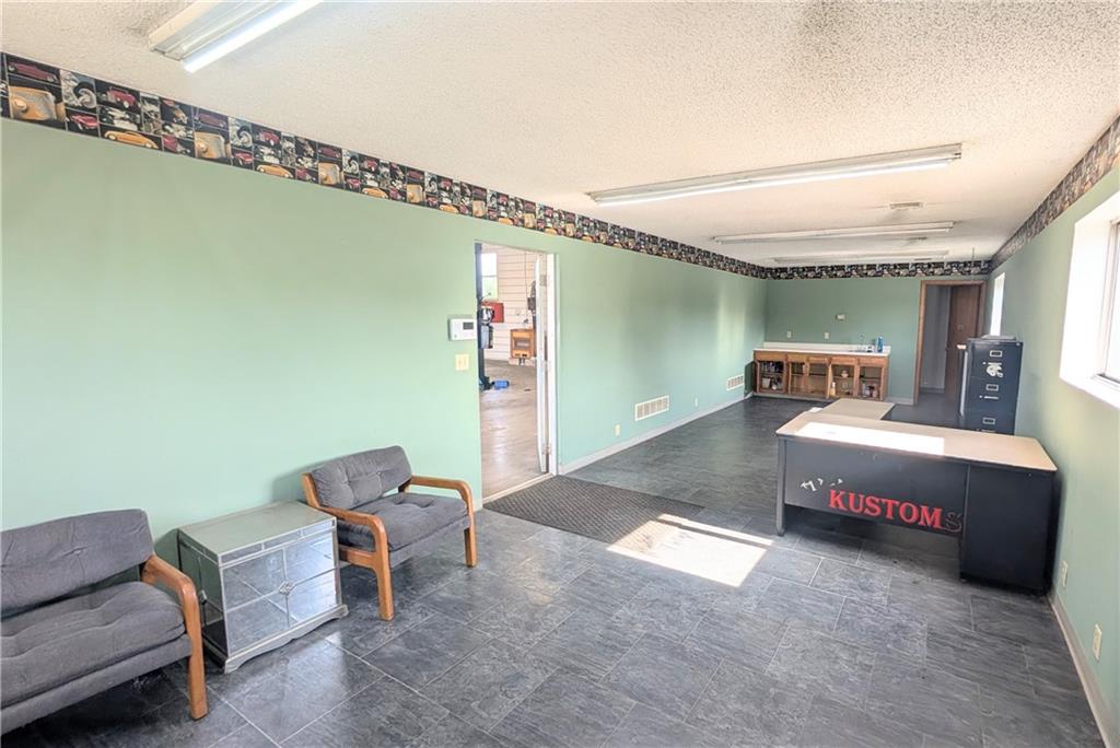 3055 S 32 Highway Property Photo 6