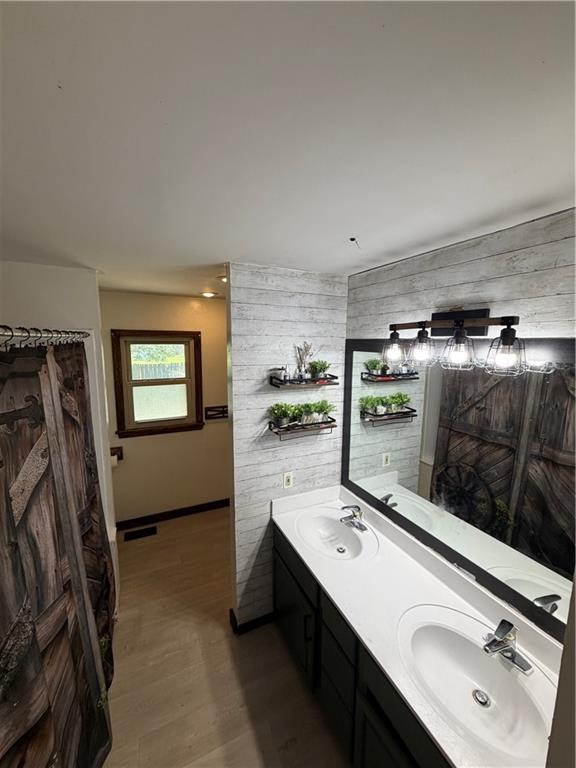802 E 4th Avenue Property Photo 10