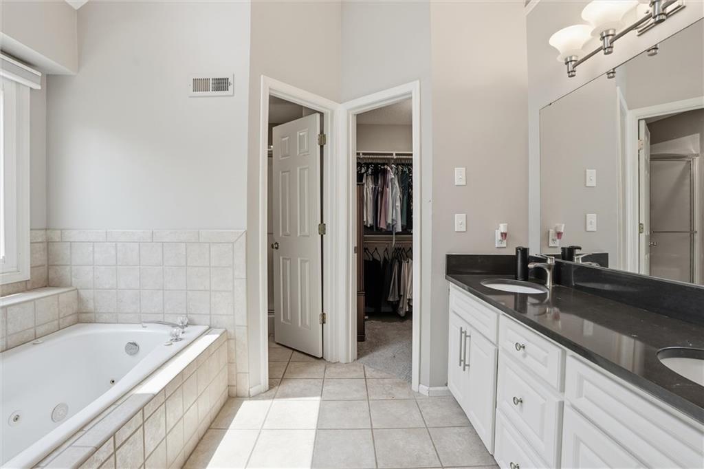 204 N Walker Drive Property Photo 27