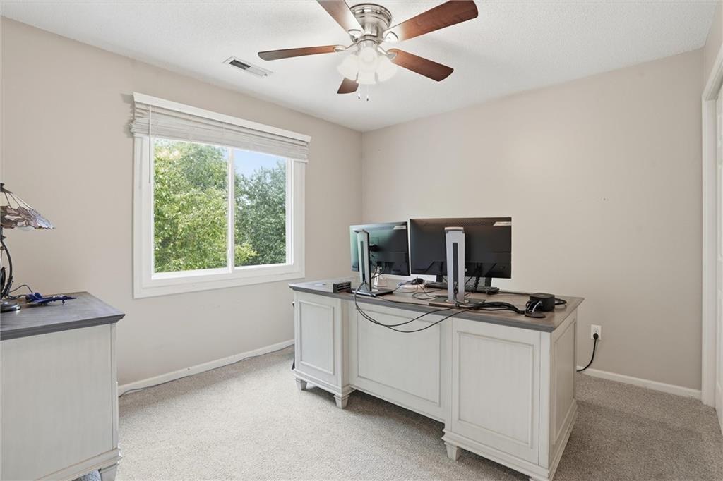 204 N Walker Drive Property Photo 32