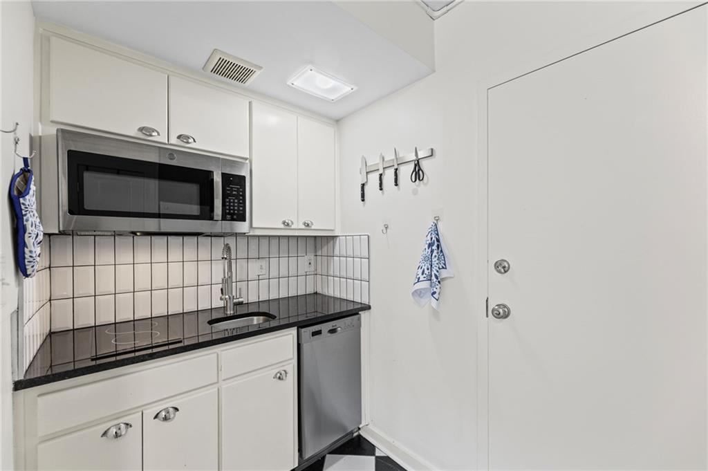 4528 N Broadway Boulevard Property Photo 8