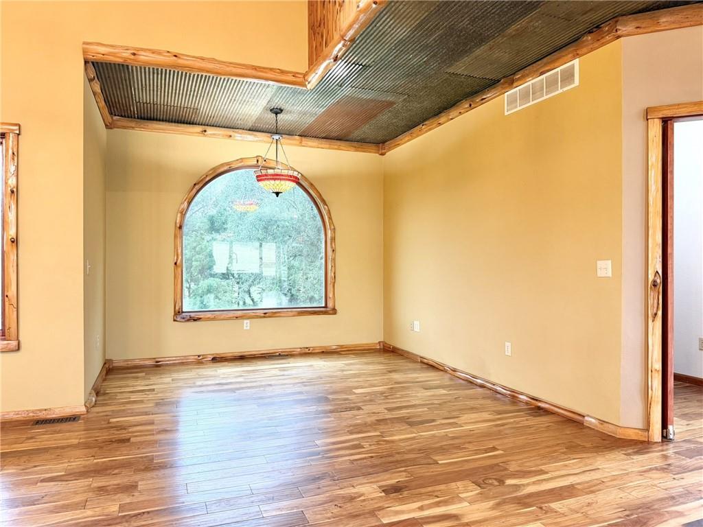 18657 W 240th Avenue Property Photo 10