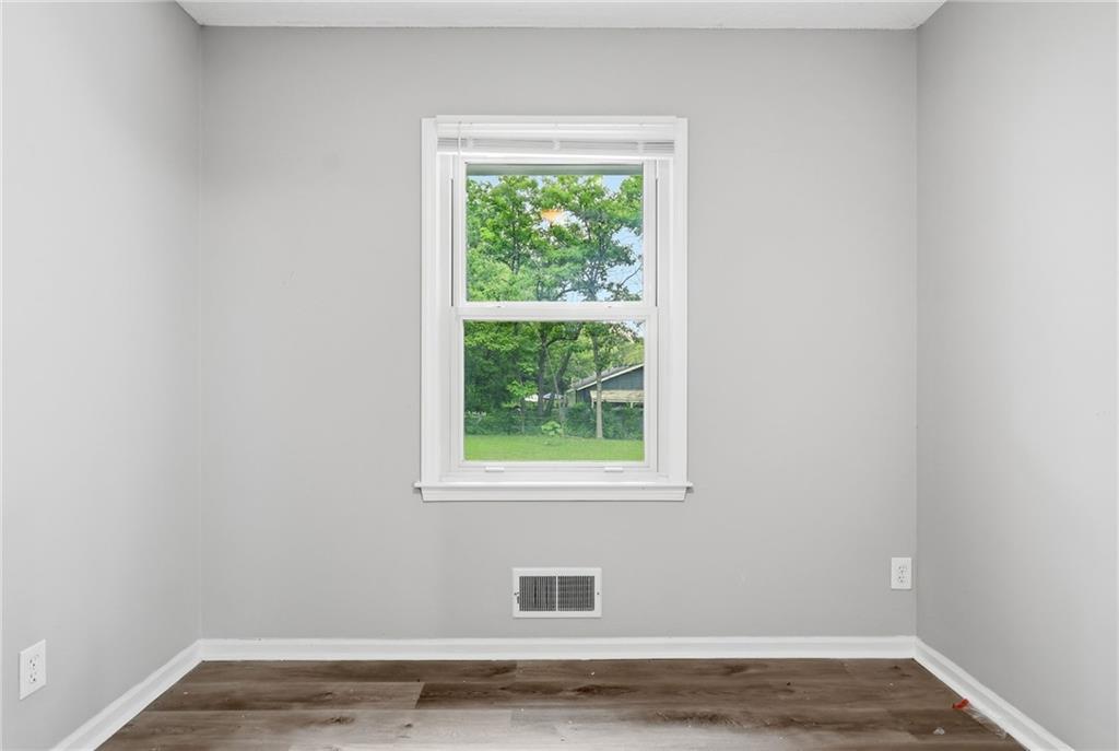 11016 Herrick Avenue Property Photo 25