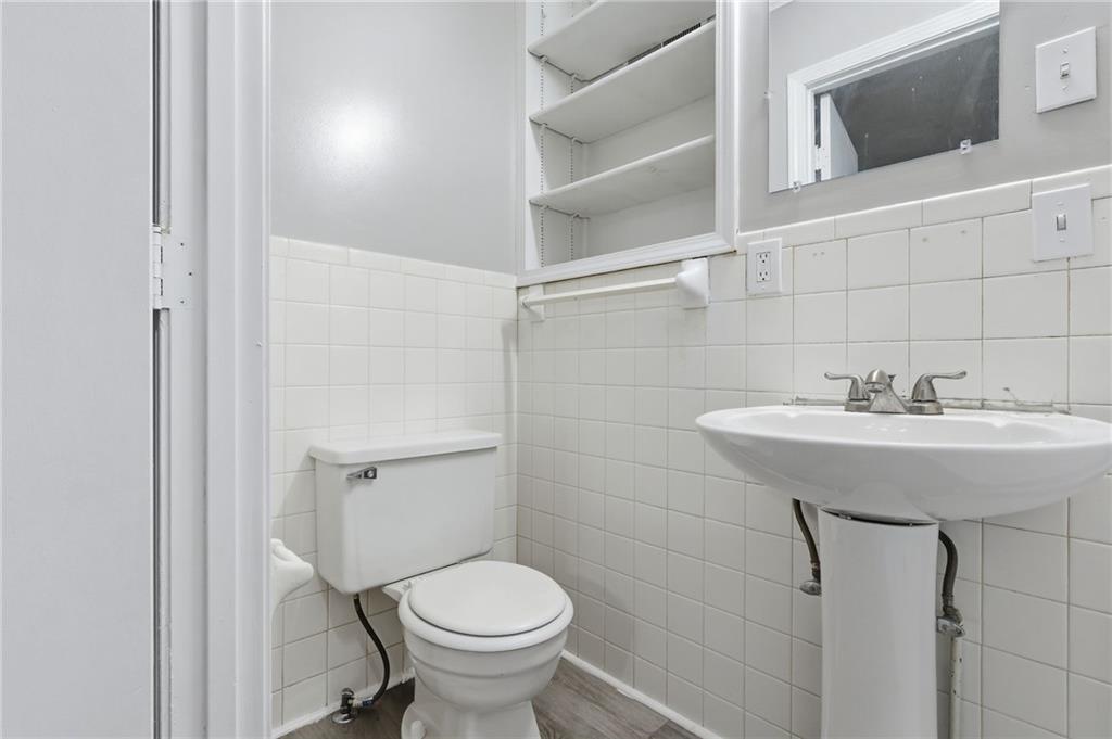 11016 Herrick Avenue Property Photo 29