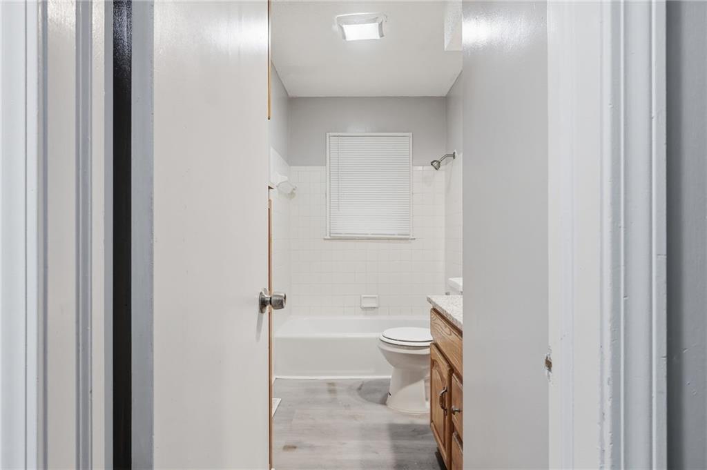 11016 Herrick Avenue Property Photo 31