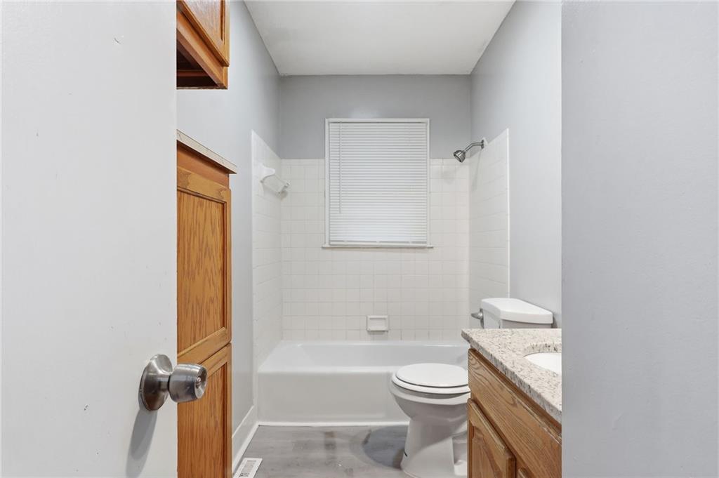 11016 Herrick Avenue Property Photo 32