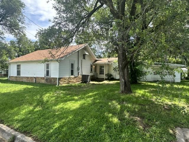 1329 W Allison Street Property Photo 4
