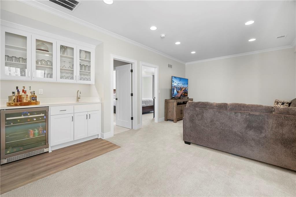 2207 W 48th Street Property Photo 29