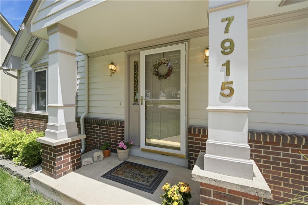 7915 Woodstone Street Property Photo 7