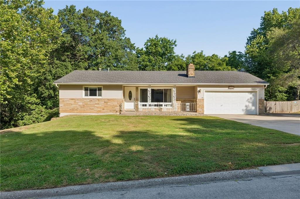 6826 N Baltimore Avenue Property Photo 3