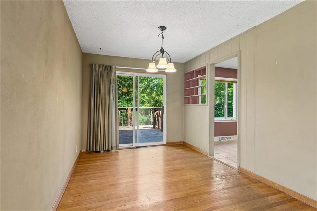 6826 N Baltimore Avenue Property Photo 9