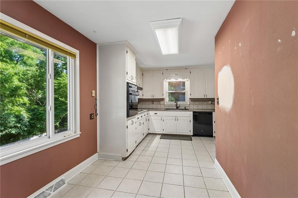 6826 N Baltimore Avenue Property Photo 11