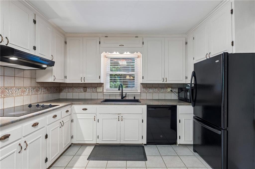 6826 N Baltimore Avenue Property Photo 12