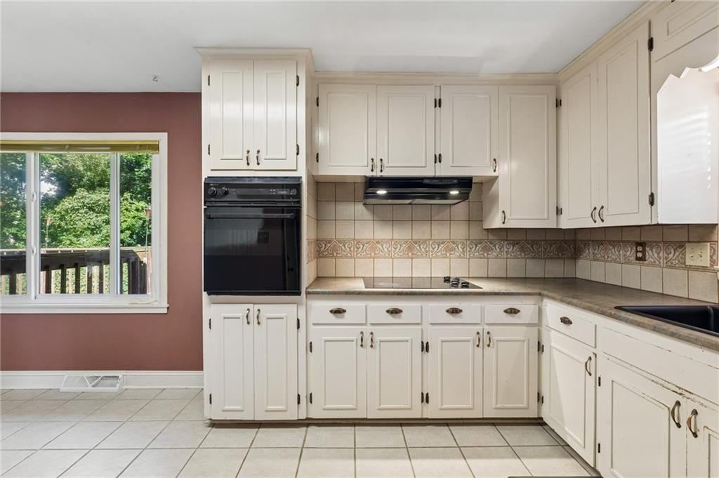 6826 N Baltimore Avenue Property Photo 13