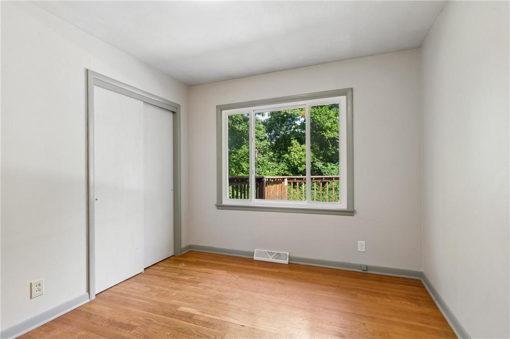 6826 N Baltimore Avenue Property Photo 20