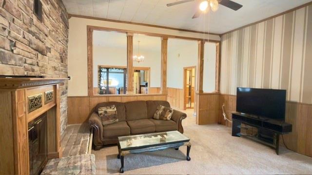 1030 W Walnut Street Property Photo 8