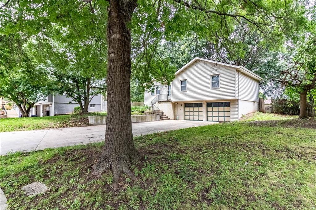 807 Britany Drive Property Photo 3