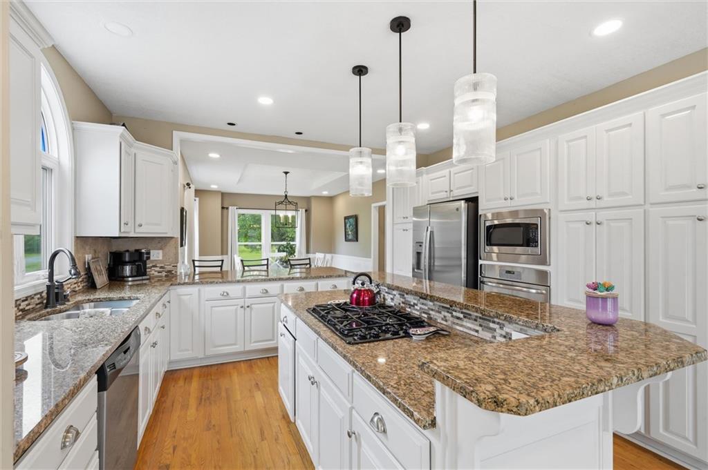25290 Quivira Road Property Photo 6