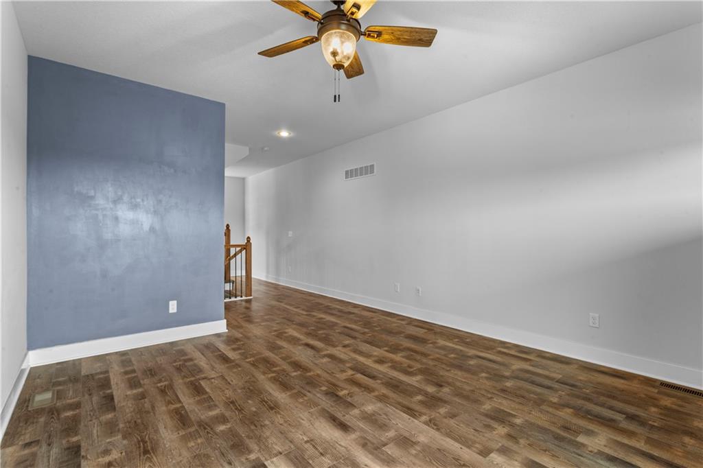 1121 S Minton Road Property Photo 5