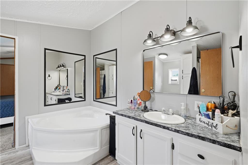 806 West Street Property Photo 29