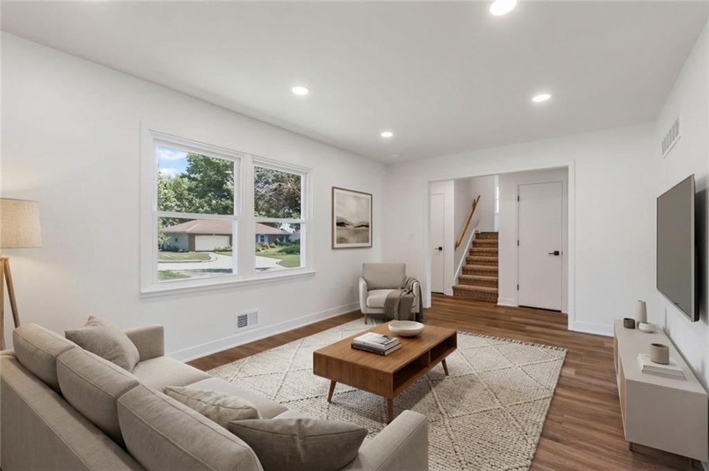 1006 Orrington Place Property Photo 1