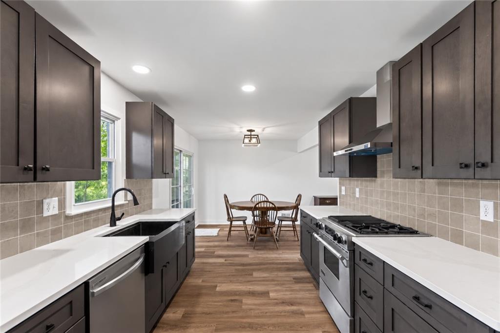 1006 Orrington Place Property Photo 12