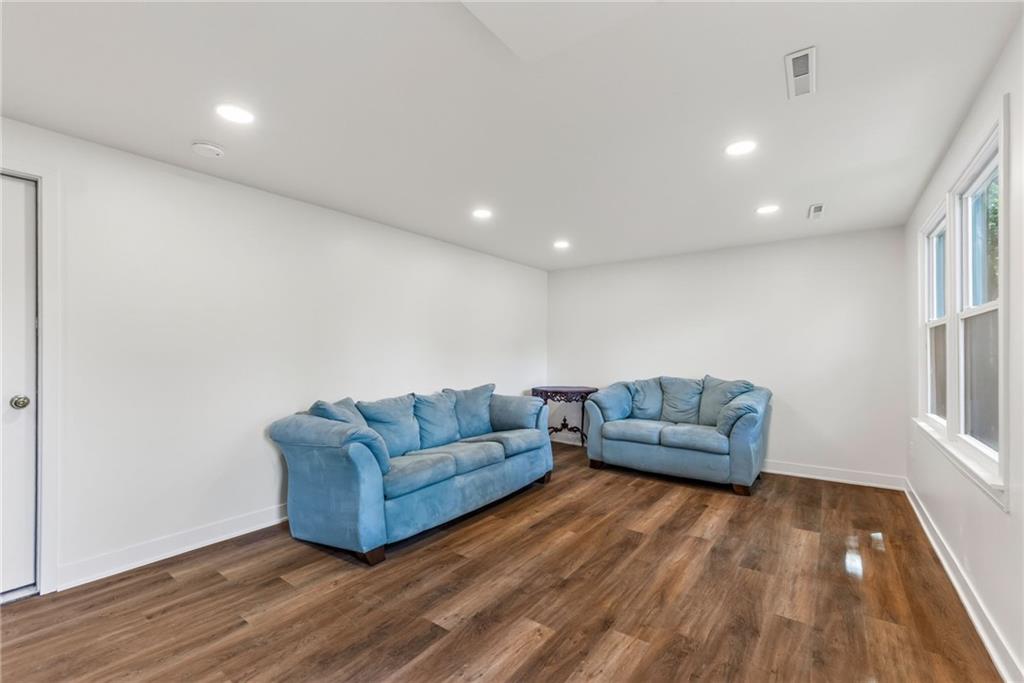 1006 Orrington Place Property Photo 25