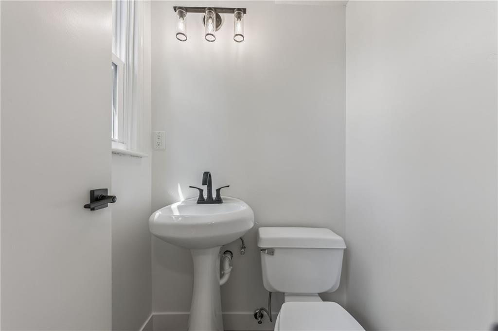 1006 Orrington Place Property Photo 28