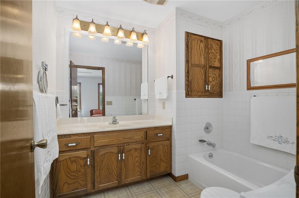 4902 S 33 Highway Property Photo 16