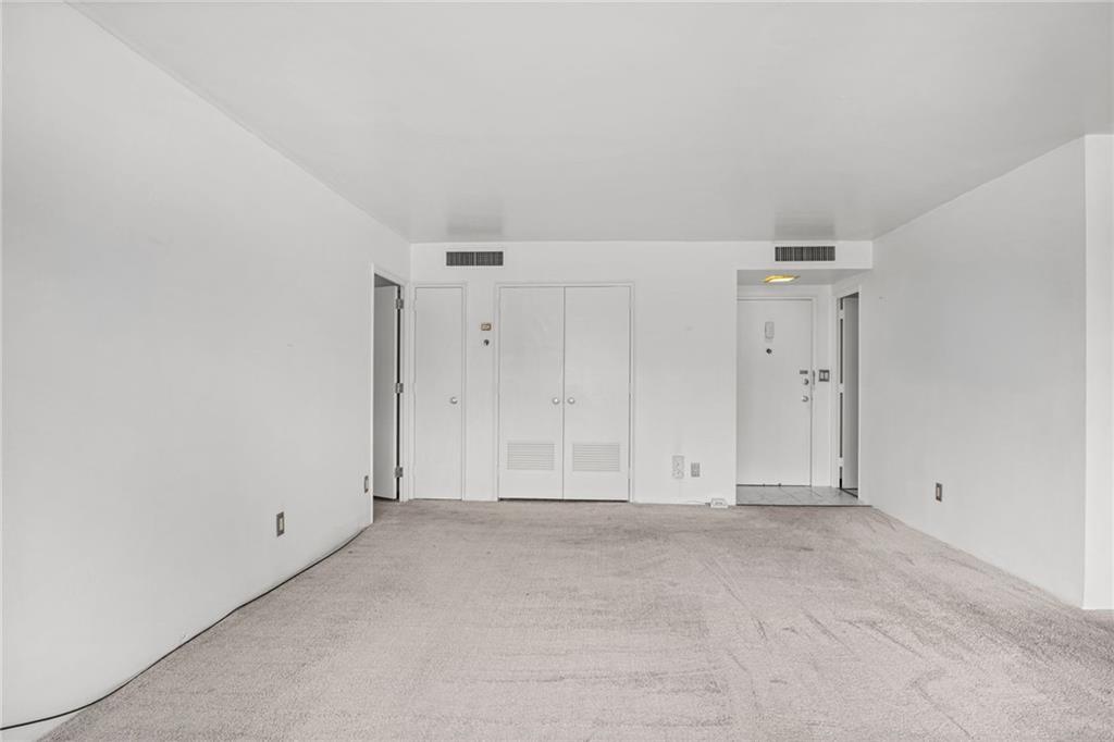 4550 Warwick Boulevard Property Photo 8