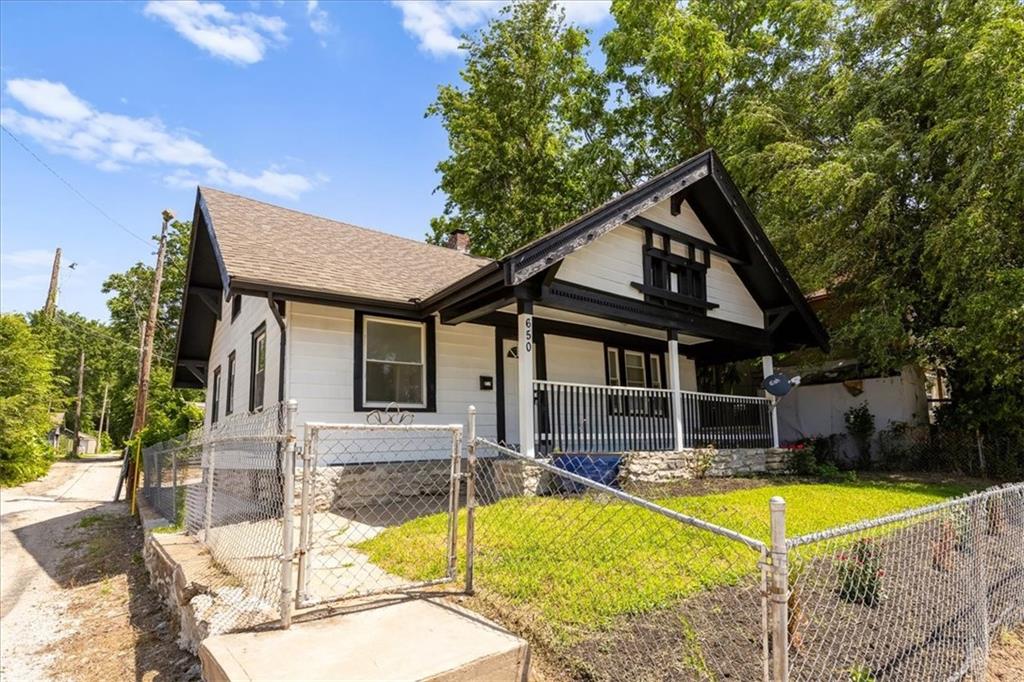 650 Parallel Avenue Property Photo 3
