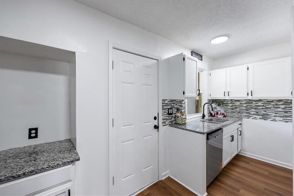 650 Parallel Avenue Property Photo 10