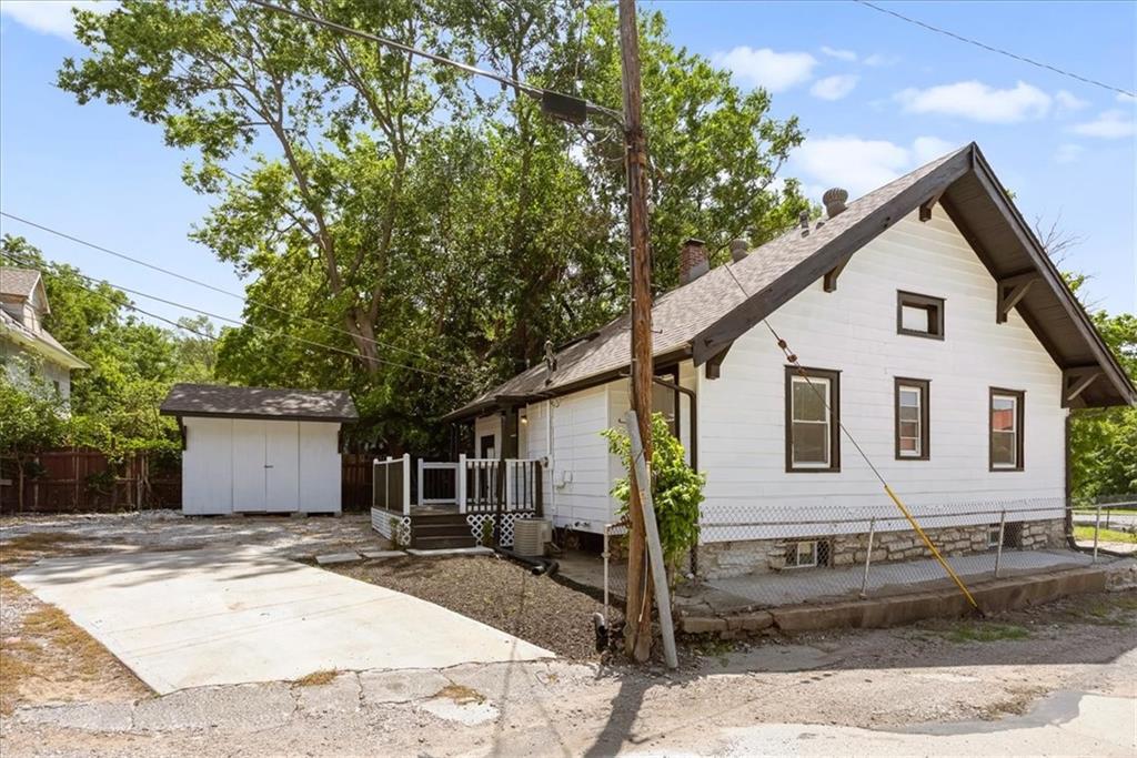 650 Parallel Avenue Property Photo 23