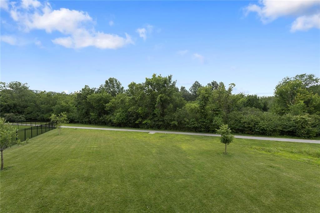 404 Ne Pavilion Drive Property Photo 45